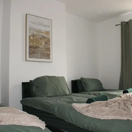 Сasa de vacaciones & Work Base - Sleeps 11, Parking & M606 Bradford (West Yorkshire)