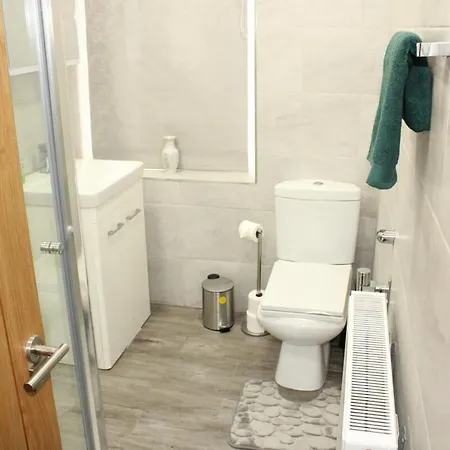 & Work Base - Sleeps 11, Parking & M606 Сasa de vacaciones