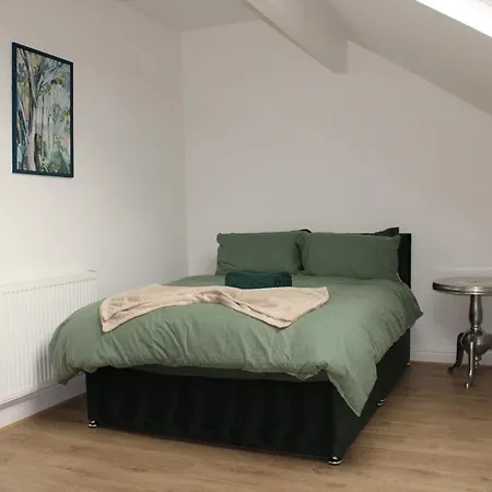Сasa de vacaciones & Work Base - Sleeps 11, Parking & M606 Bradford (West Yorkshire)